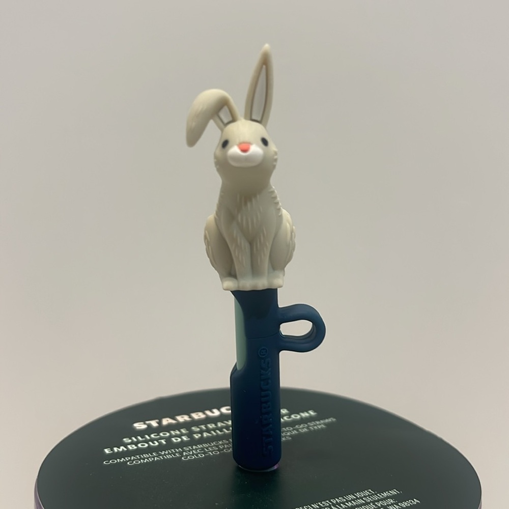 Starbucks 2024 Bunny Reusable Tumbler 24 Oz with Silicone Bunny Straw Topper NEW - Picture 3 of 10